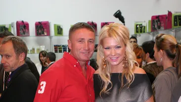 Nicu Maharu povesteste cum a fost noaptea in care a dezvirginat-o pe Simona Sensual: “Ce flori, ce sampanie? Am dus-o acasa si am spart-”