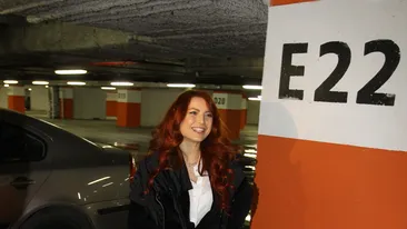 Ce bone filipineze...Elena Gheorghe si sora ei fac cu schimbul la crescut copii!