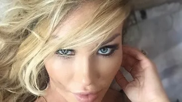 RALUCA PODEA i-a lăsat pe internauţi cu gura căscată, după ce şi-a fotografiat fundul siliconat, în pat!