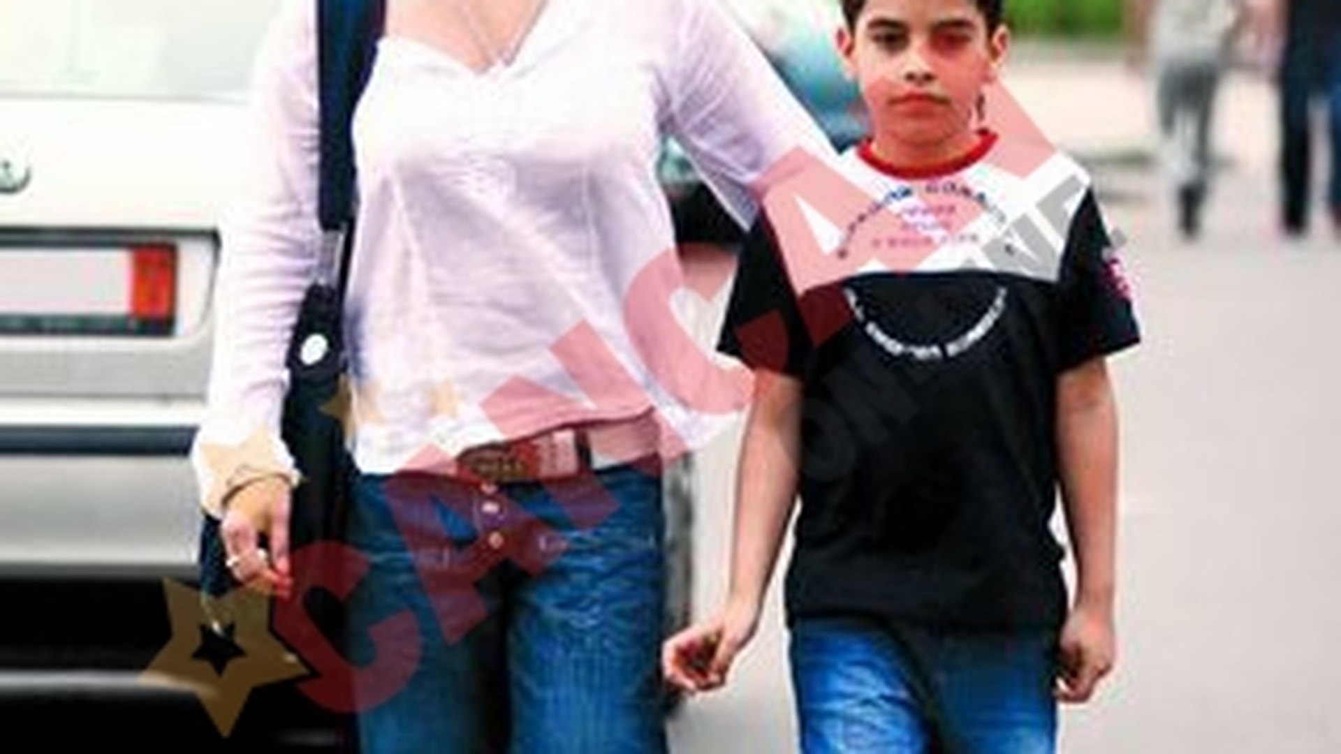 Si-a ras mustata la 13 ani