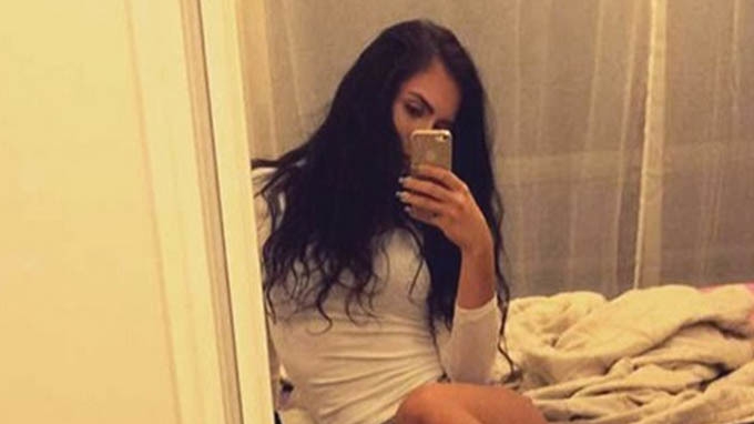 "Mama mi-a explicat cum e prima noapte de amor pentru o femeie!” Dezvăluirile de senzaţie ale româncei care-şi vinde virginitatea