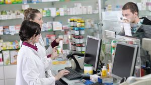 Programul farmaciilor de Paste 2020. Unde poți merge sa cumperi medicamente
