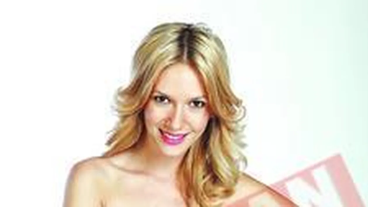 Adela Popescu ofera daruri de ziua sa