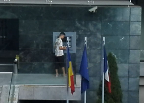 Tudor Chirilă a făcut ”blat” cu o angajată, pentru a scoate o sumă de bani de la bancomat!