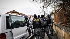 Nouă bărbaţi, cercetaţi după ce au achiziţionat droguri din Spania şi Olanda, iar apoi le-au vândut în cluburi şi localuri din Bucureşti