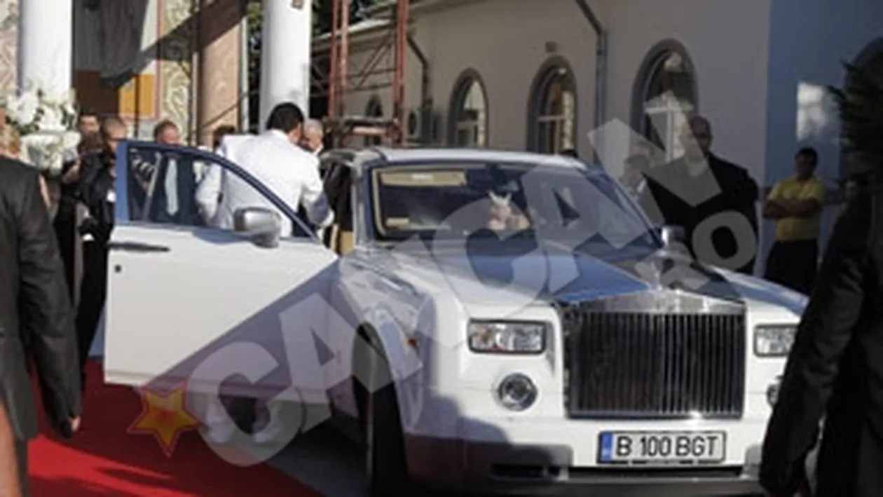 Ce nu s-a vazut la cununiile VIP-urilor? Vezi aici detalii inedite de la nuntile pe care romanii au stat cu ochii in 2011!