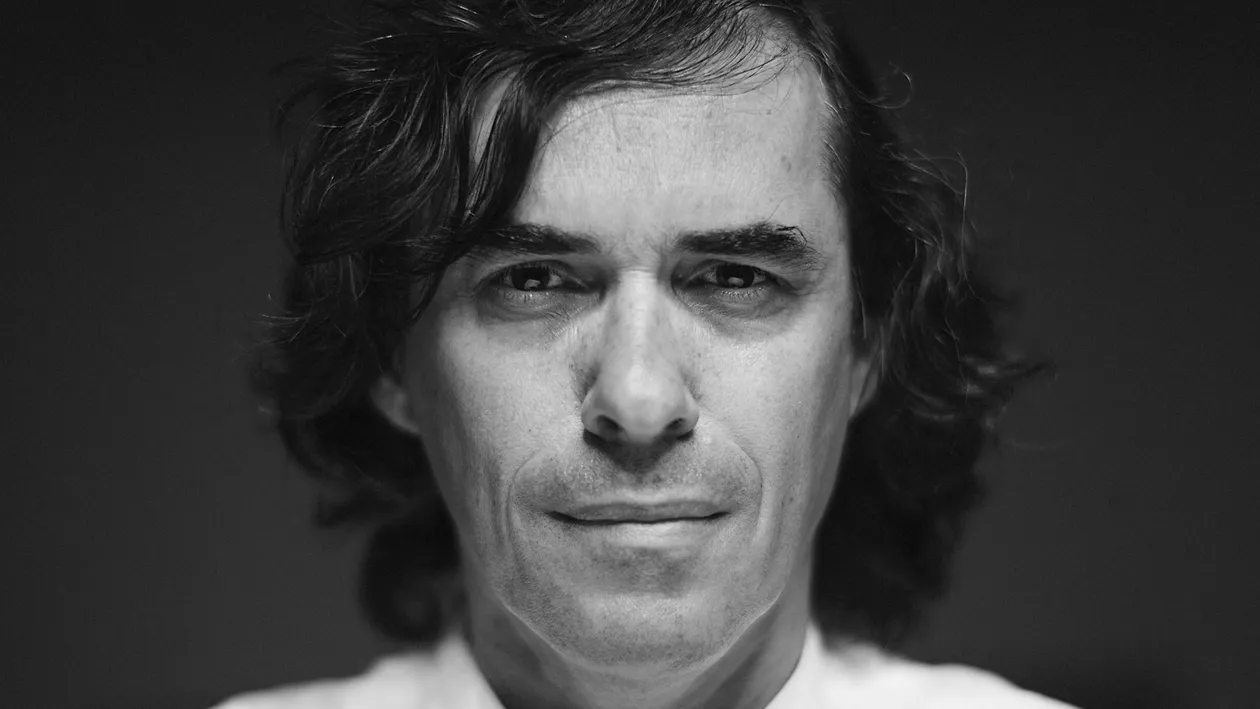 MIRCEA CĂRTĂRESCU ia atitudine în cazul GREENFIELD! 4000 de oameni suferă nevinovaţi!