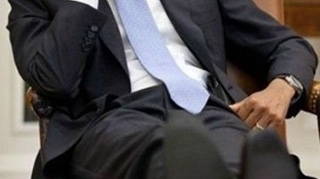 Like a boss! Imaginile care spun totul despre modul in care Obama conduce America - Vezi o galerie foto cu el intr-o pozitie in care niciun presedinte al lumii nu a fost surprins