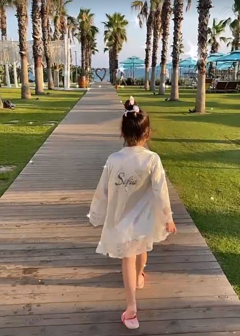 Bianca Drăgușanu a devenit soția lui Gabi Bădălău în secret? Imaginea-bombă care “i-a scăpat” fostei prezentatoare pe IG Story | FOTO