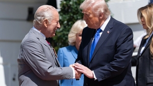 Gestul neașteptat făcut de Donald Trump la finalul vizitei Regelui Charles. „Regele și regina m-au convins să fac asta fără să mi-o ceară”