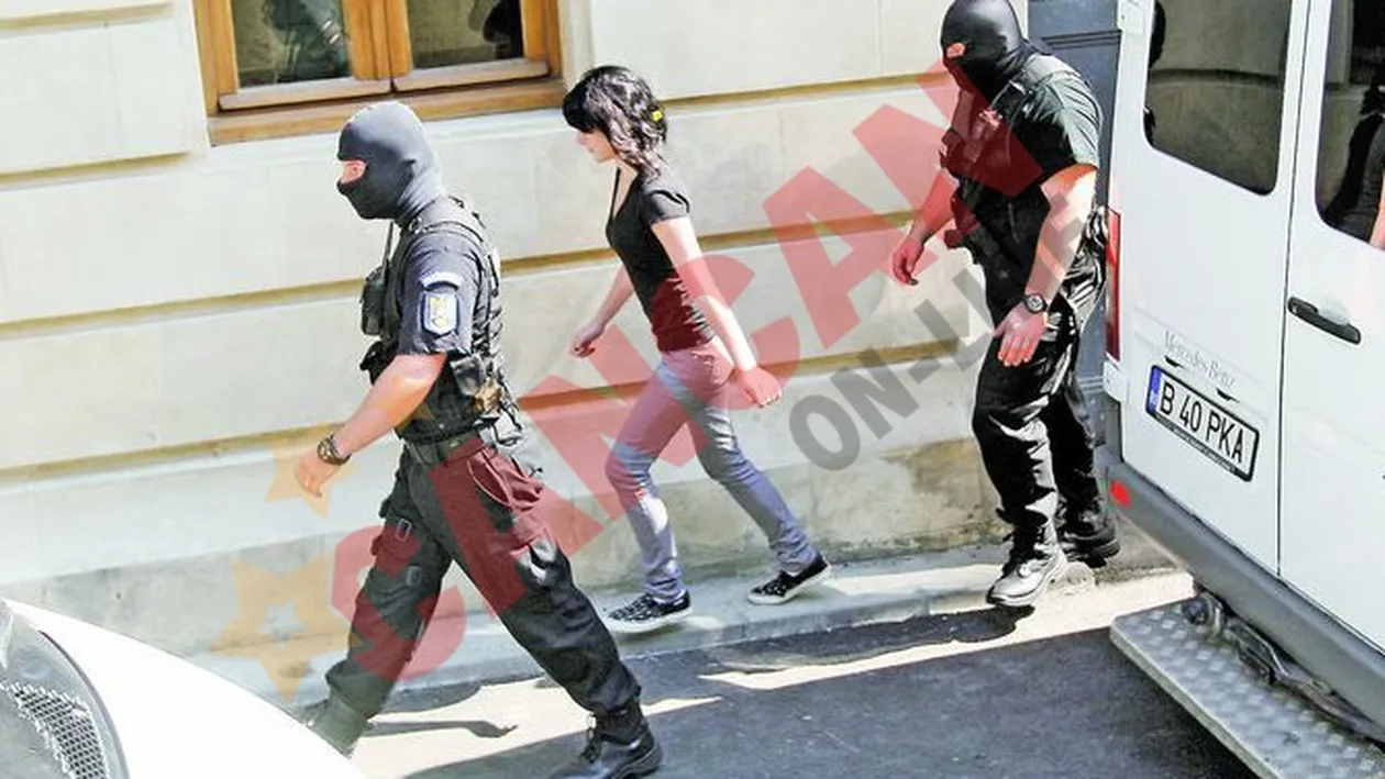 Eleva criminala scapa mai repede din puscarie