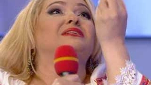 N-o sa iti vina sa crezi cine i-a luat locul Niculinei Stoican la Kanal D! Uite cine va prezenta emisiunea "Te vreau langa mine"!