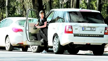 Doua sportive adevarate! Delia Matache merge la jogging cu superbul ei Rover alb