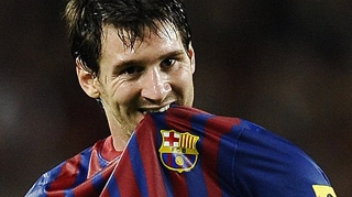 Ca la gradinita! Doi fotbalisti de la Bayer Leverkusen s-au batut pe un tricou de-al lui Messi!