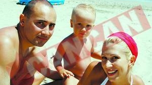 "Blonda lui Stolo", cu familia la mare