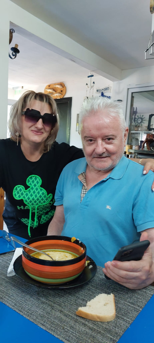 Iri și Ani, fosta iubită