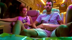 Scandal monstru la "Insula Iubirii". Replici dure între DeeDee şi Robert. "Eşti prost?"