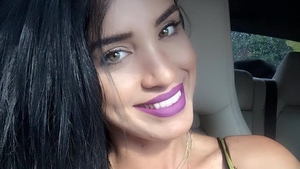 Prima imagine cu ADELINA PESTRIŢU după zvonurile că ar fi însărcinată. Burtica e din nou la vedere! „O să faci un bebe...“