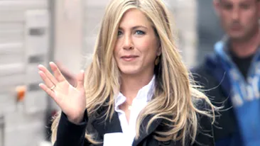 Jennifer Aniston, o noua idila amoroasa? Vezi aici pe cine a primit in patul ei