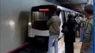 Tanara care s-a sinucis duminica la metrou, cu cateva ore inainte sa moara: "Oamenii sunt rai si fac mult rau"