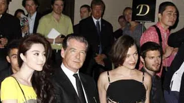 Milla Jovovich si-a aratat chilotii