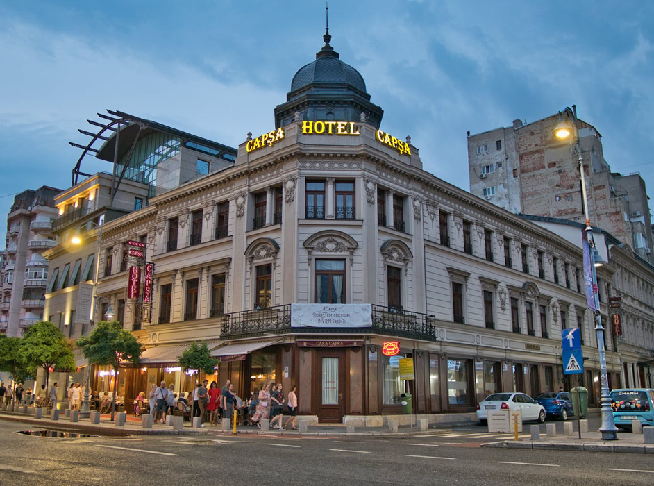 Orașul din România lăudat în presa din Marea Britanie. Mii de turiști îl vizitează anual
