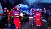 Accident înfiorător în Sibiu! Doi oameni au murit după ce un TIR şi un microbuz s-au ciocnit