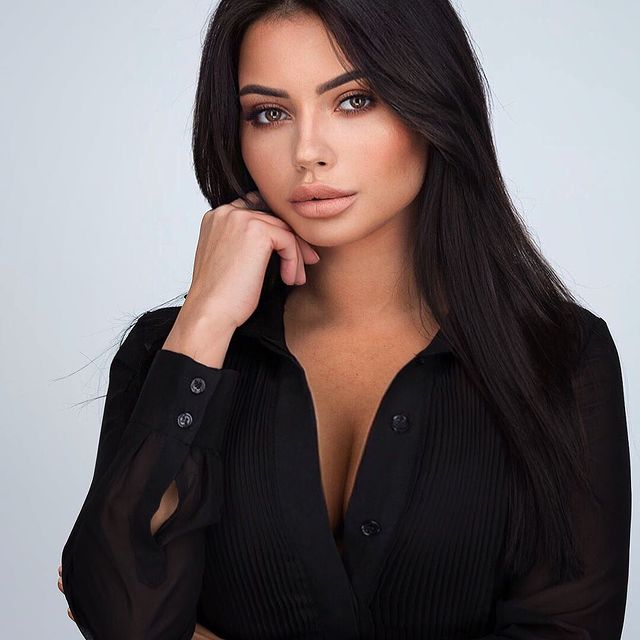 Filtrele de pe Instagram o fac o adevărată bombă-sexy