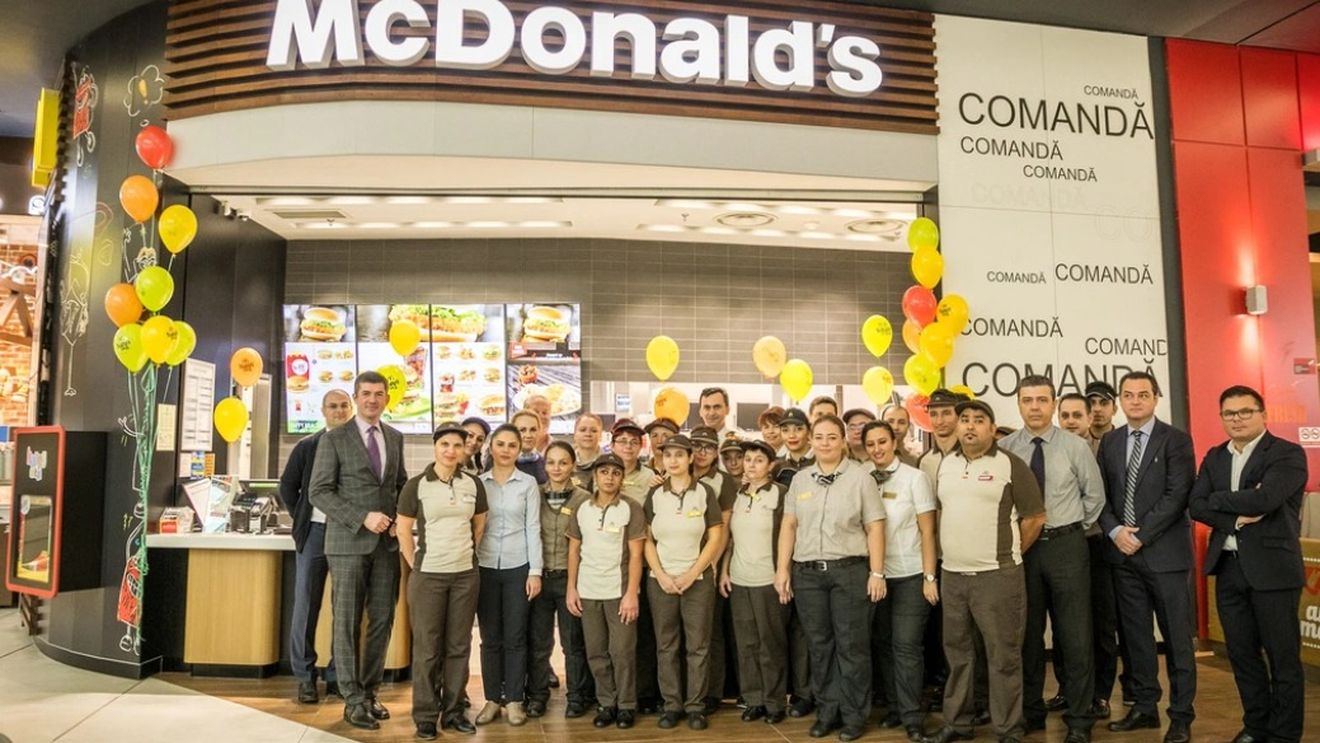 Ce salarii au angajații de la McDonald's în 2026. Cât primesc lunar, de fapt