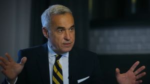 Călin Georgescu, prima REACȚIE după ce George Simion a pierdut alegerile prezidențiale 2025: ”Mă rog pentru Nicușor Dan”