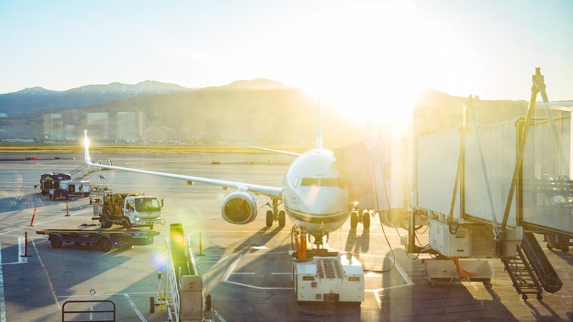Alertă teroristă pe un aeroport din Germania! Un copil a fost luat ostatic