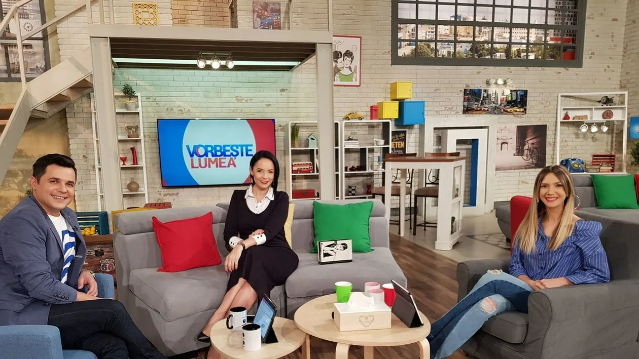 A purtat o ţinută neobişnuită pentru stilul ei: Mergi la schit?. Andreea Marin se încuscreşte cu fostul ei coleg, Cove: Merg relaţiile cu băieţii mai mici