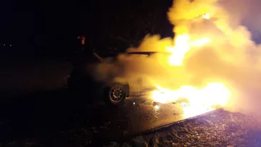 Drifturi de 8.000 de lei. Atât i-a costat teribilismul pe doi tineri din Teleorman. BMW-ul lor a luat foc