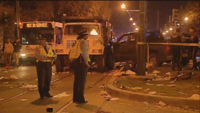 Scene de groază în Statele Unite! Un camion a intrat din plin într-o mulţime. Oamenii participau la un festival