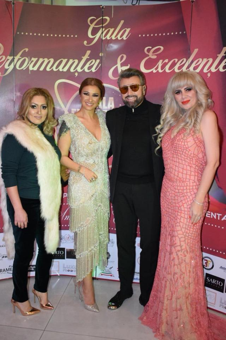 Anamaria Prodan a purtat o rochie extrem de elegantă, dar transparentă! Gafa făcută de soția lui Reghe când a primit un premiu important în cariera ei
