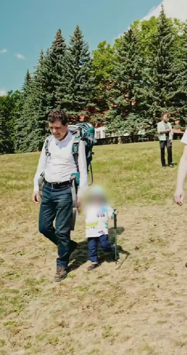 Nicușor Dan și familia lui s-au plimbat în natură/ Sursa foto: TikTok