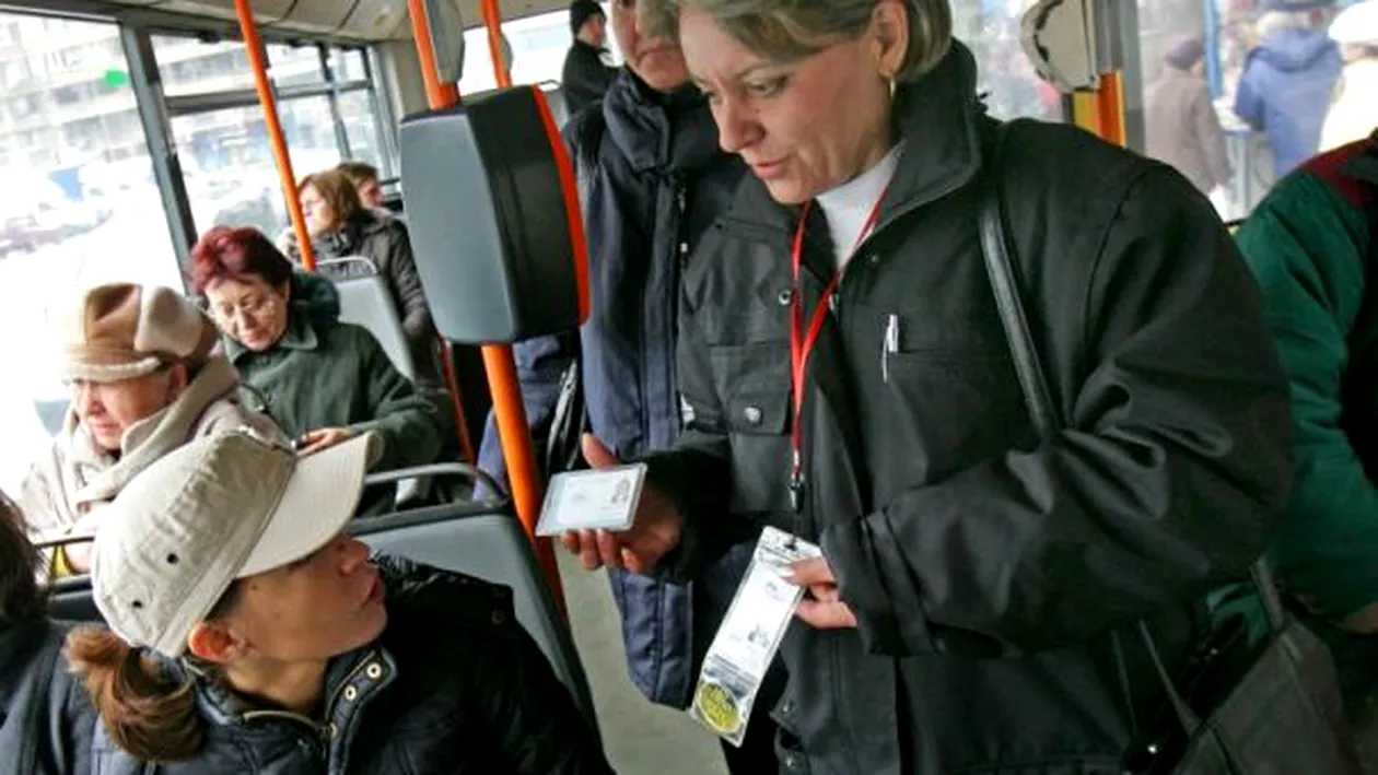 Cum a scăpat de amendă o femeie din Ploiești, prinsă fără bilet în autobuz