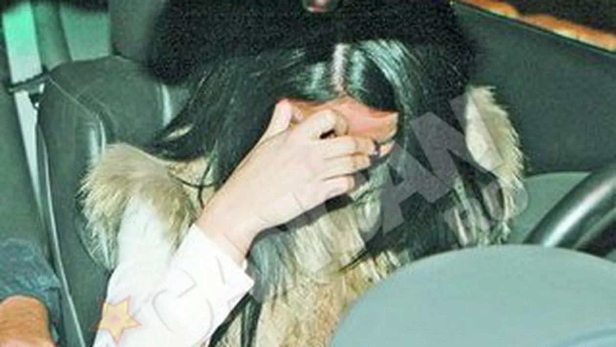 Adelina Pestritu umbla camuflata in araboaica!