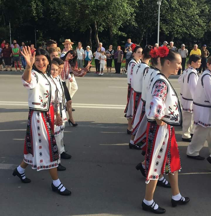 Tinerii sunt nelipsiți de la manifestările folclorice