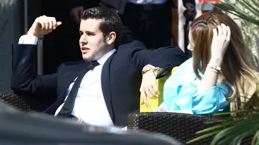 Penescu jr. nu se incurca! Se plimba cu o blonda sexy de-o mana si cu 40.000 de dolari pe cealalta!