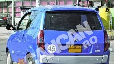 Pana la Ferrari, se da cu masinuta de jucarie. Ionut Cercel e sofer prin Capitala, chiar daca n-a implinit nici 16 ani