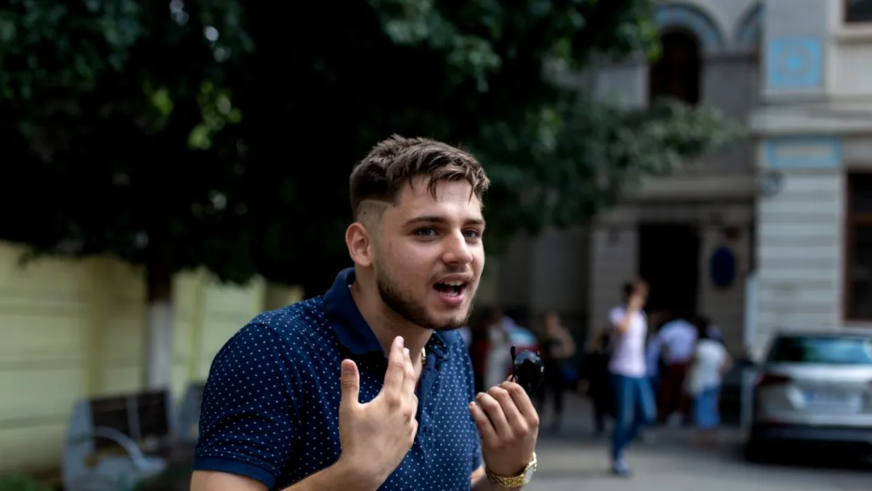 Cum a reacționat acest tânăr de etnie romă după ce a aflat ce notă a luat ieri, la Bacalaureat 2019. Imaginile au devenit virale în toată România