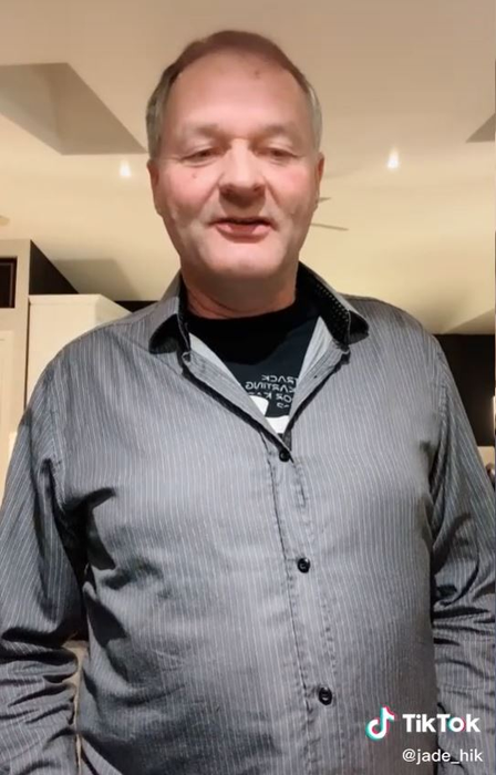 O blondă s-a răzbunat crunt pe iubitul infidel! În plan, tânăra l-a inclus și pe tatăl ei, iar imaginile au făcut înconjurul lumii  | VIDEO