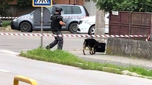Colet suspect în centrul Sibiului. Mai multe străzi au fost închise