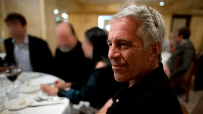 „E timpul să-mi iau rămas-bun”. Un presupus bilet de adio al lui Jeffrey Epstein, ținut secret aproape șapte ani într-un tribunal din New York