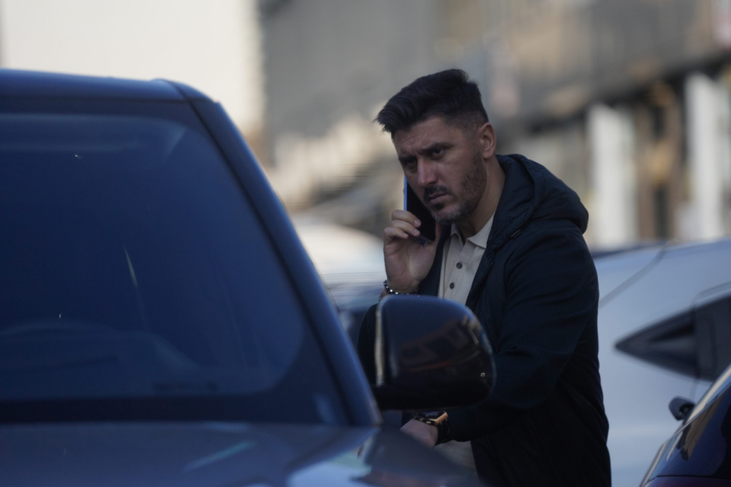 Ciprian Marica vorbește la telefon (SURSA FOTO: CANCAN.RO)