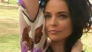 VIDEO Andreea Marin Banica s-a facut fotomodel! Vezi cum pozeaza in valurile marii din Dubai!