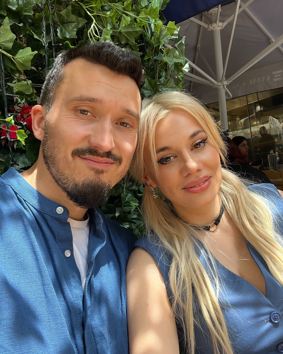 Vedeta de la Pro TV face declarații “sărite de pe fix” după ce a fost cerută în căsătorie. Așteaptă la nuntă pe toată lumea: “Îmi dezgrop și bunica!”