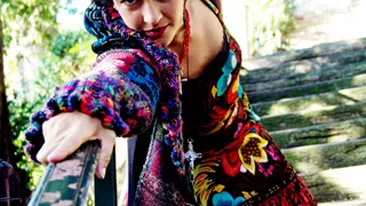 Rona Hartner: Femeia ar trebui sa invete din nou ce este feminitatea