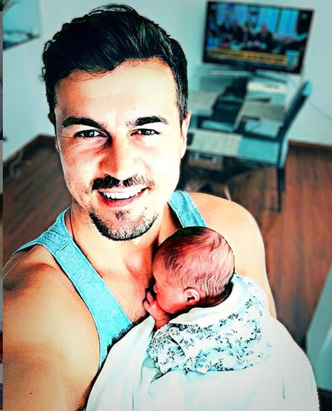 Ce scumpică e Eva Maria, fetița Elenei Udrea și a lui Adrian Alexandrov! Împlinește, în curând, doi anișori